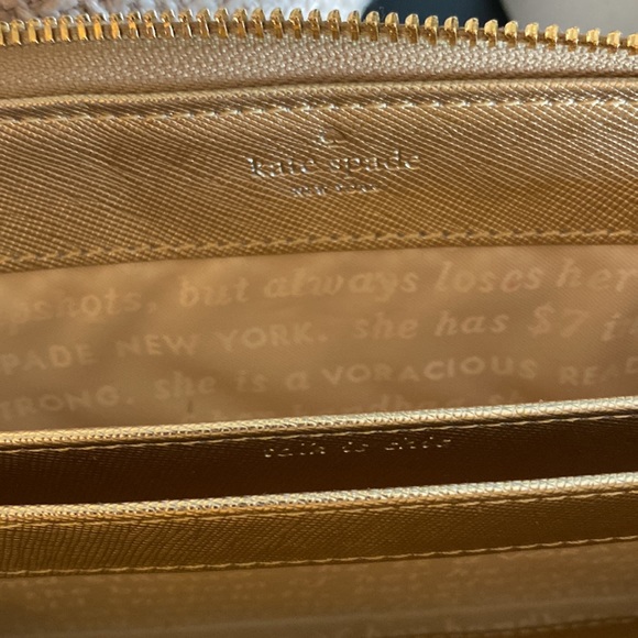 ♠️Kate Spade “golden” wristlet - Picture 7 of 13